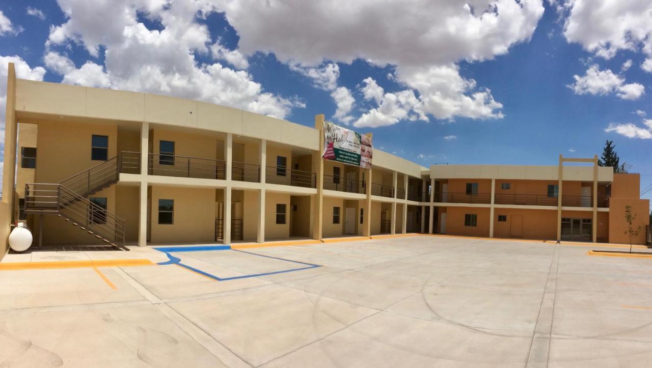 Nuevo Casas Grandes Magnolias Suites Hotel מראה חיצוני תמונה